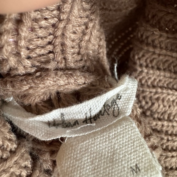 Urban Heritage beige sweater - Picture 3 of 3